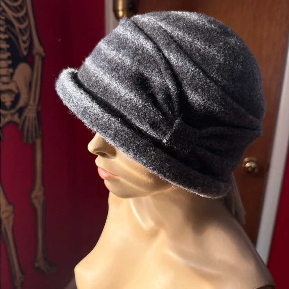 NWT 100% Wool Gray Scala Hat - Picture 2 of 10